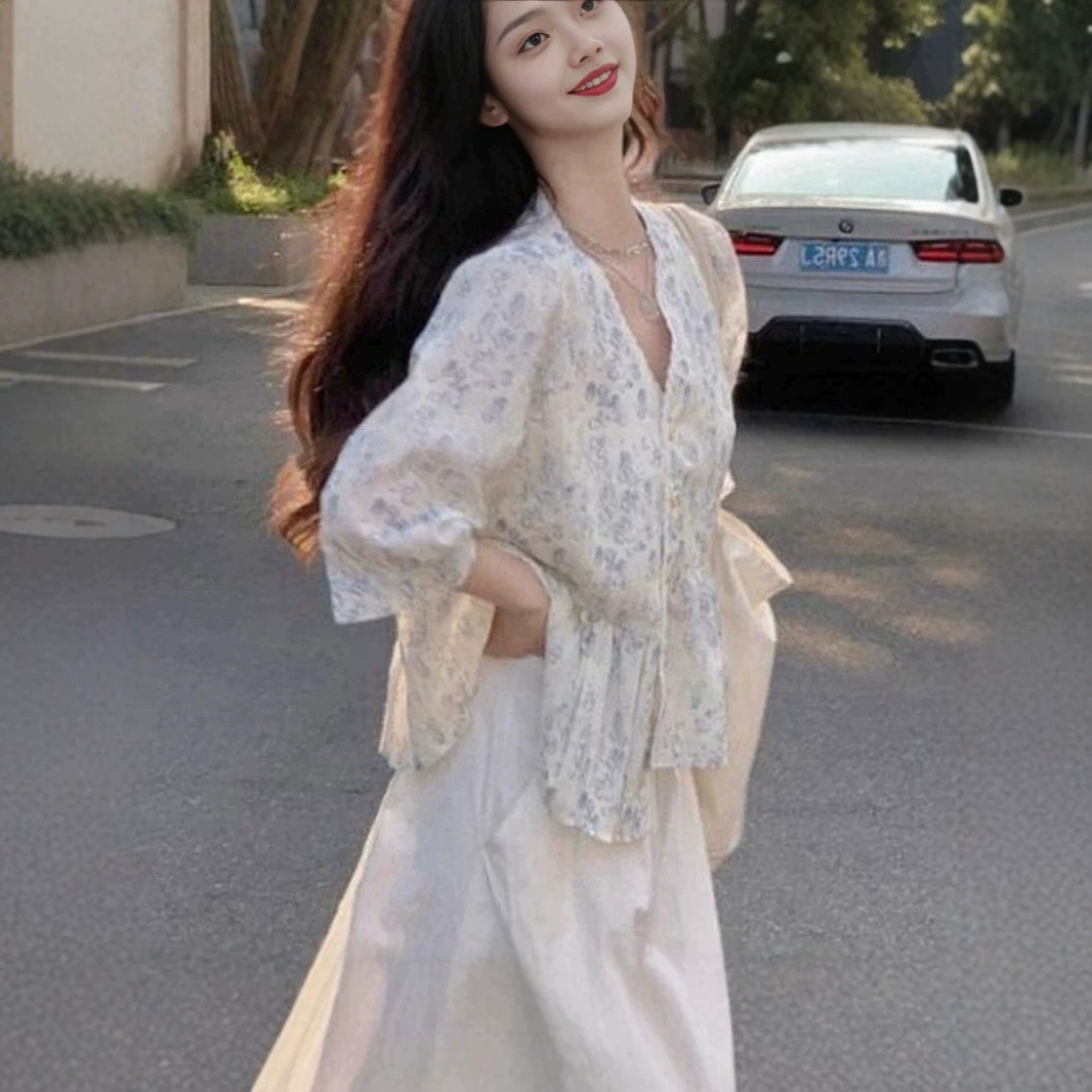 Áo sơ mi búp bê tay lỡ họa tiết hoa xanh cao cấp — Hoa màu xanh chi tiết 3