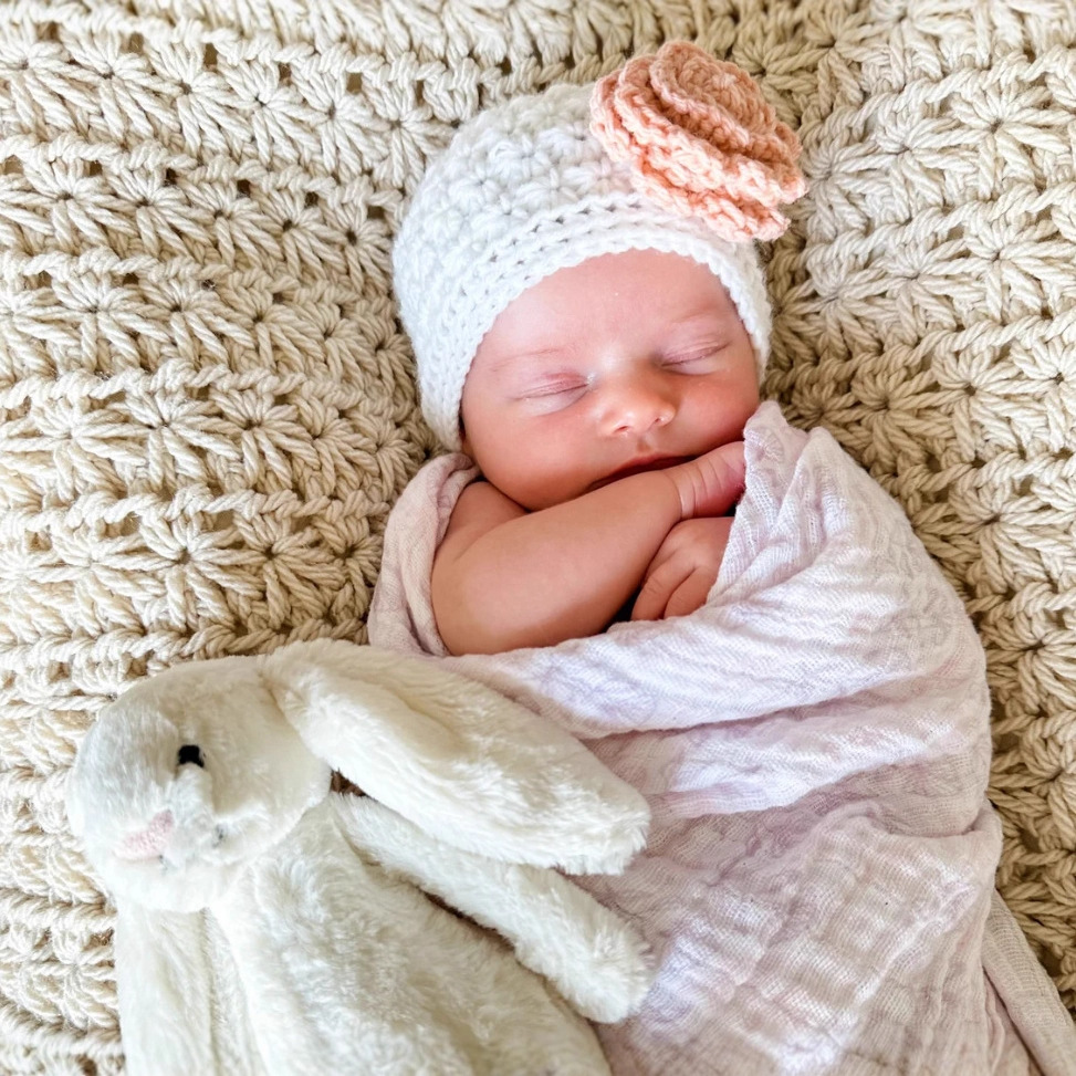 Rosas sombrero de crochet patrón de sombrero de aguja de estrella gran arco sombrero de bebé MJs deshacerse del diseño