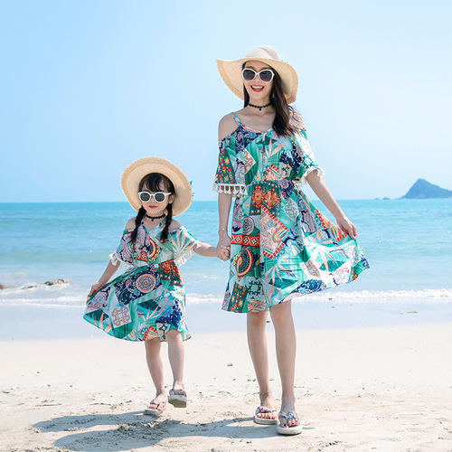 Beach parent-child wear, summer vacation, casual style, family of three, four-neck bell-sleeved off-shoulder mid-length dress