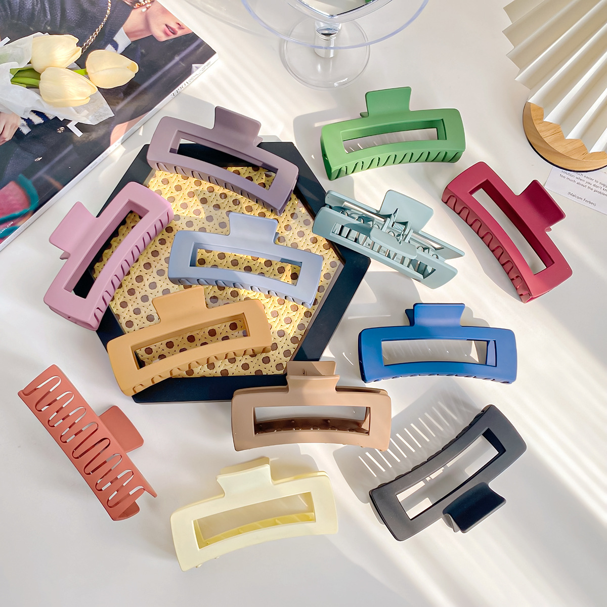 Clip de garra de gran tamaño 13cm Volumen de pelo multi-pelo agarre coreano esmerilado color sólido horquilla clip de baño Cabeza trasera clip de tiburón