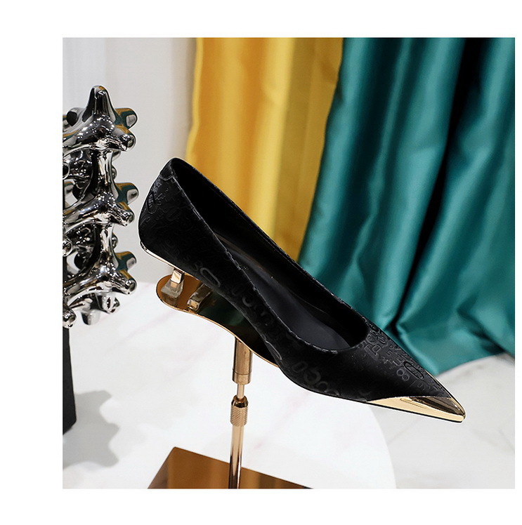 Women's High Heels Pointed Toe Satin Shoes With Metal Detail_voghion.com