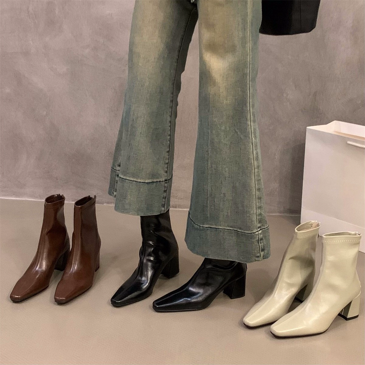 Высокие каблуки коричневые сапоги Martin женские туфли 2024 новые весенние и осенние сапоги с юбкой Французские маленькие обнаженные сапоги