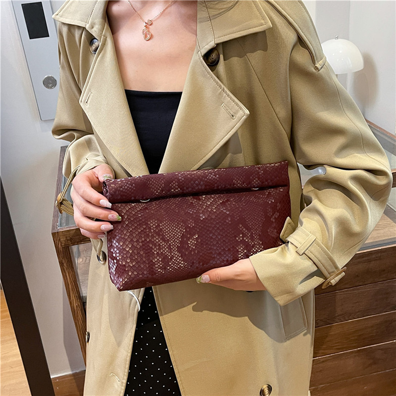 2025 verano nuevo bolso de moda personalizado de moda moda simple estilo exterior temperamento versátil sobres de alta calidad