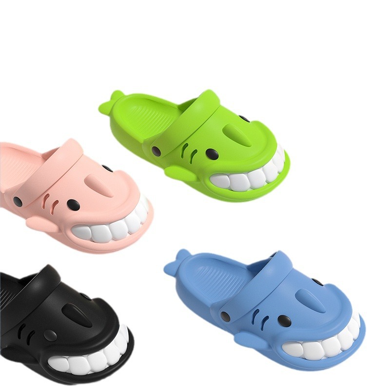 Hermosas zapatillas de tiburón para niños 2025 verano nuevo outerwear antiderrapante para padres e hijos zapatillas para niñas