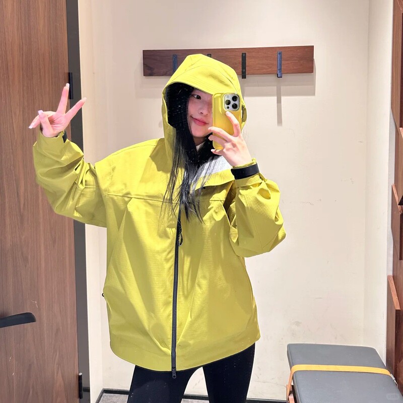 Kelongjia Two Trees Hard Shell Hooded Windproof Waterproof Jacket for Men and Women Kelongjia Two Trees Hard Shell Hooded Windproof Waterproof Jacket for Men and Women