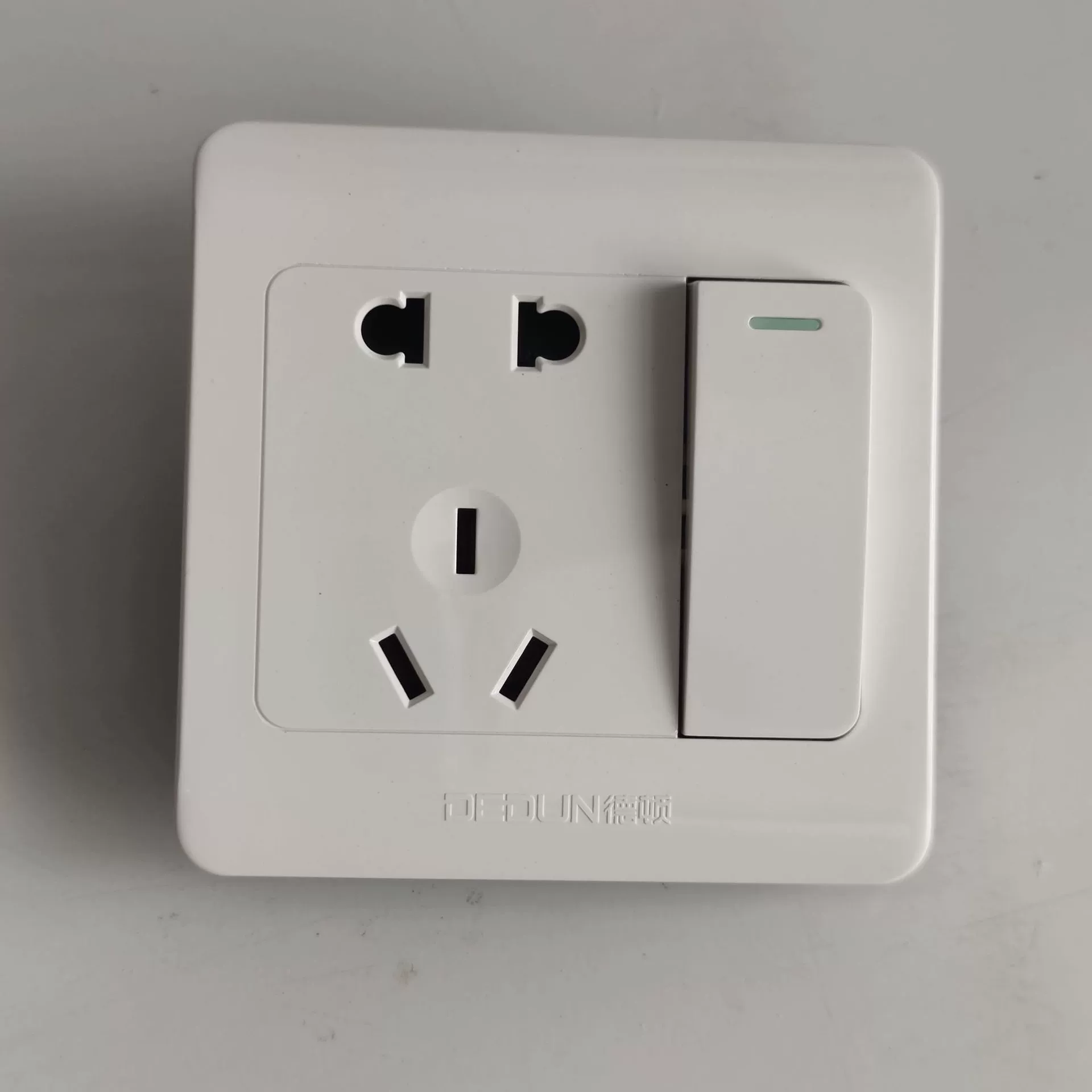 Deton B6 Dark - установка White Engineering End 86 5 Two Three Pounds, 10A стеновая панель переключателя производителей
