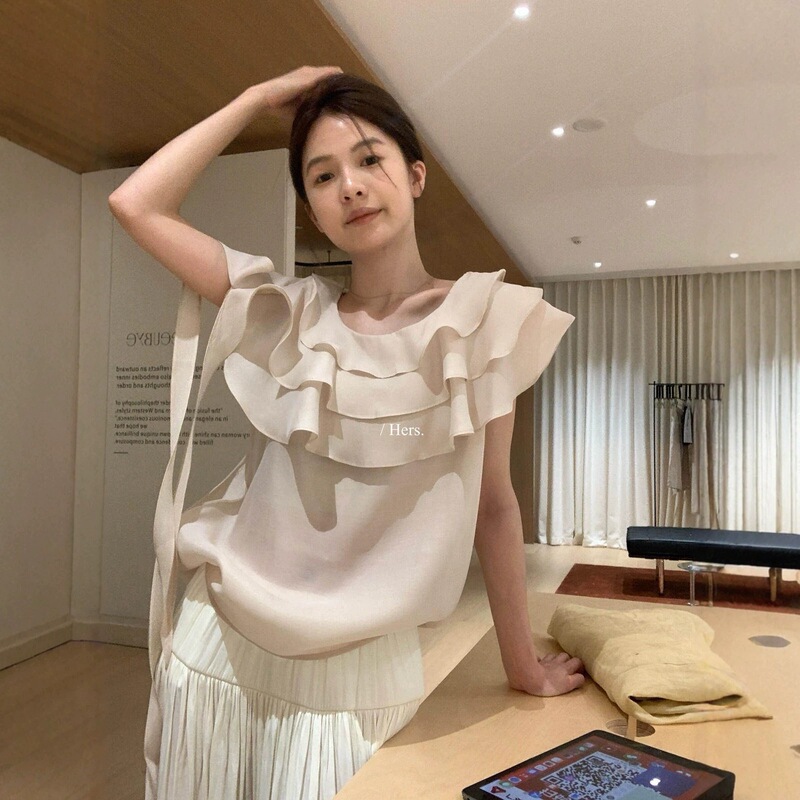 Hers Sweet Summer Korean Style Casual Commuting Ruffle Collar Sleeveless Blouse with Ribbon 80542 Hers Sweet Summer Korean Style Casual Commuting Ruffle Collar Sleeveless Blouse with Ribbon 80542
