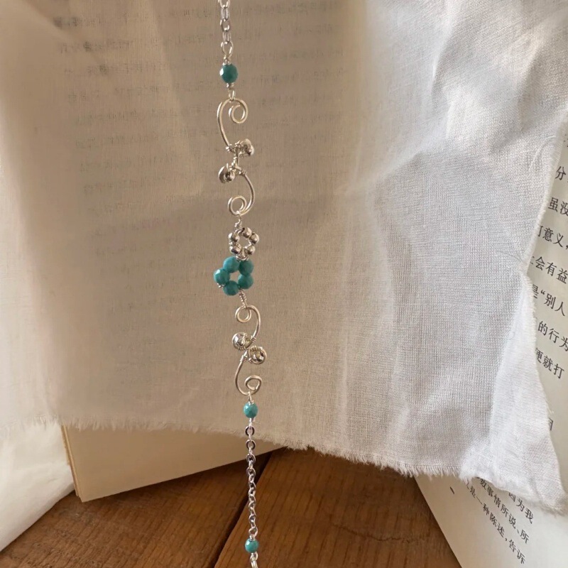 Spring Outfit: Vintage-Style Imitation Turquoise Small Flower Bracelet, Elegant and Niche, Exquisite Handmade Minimalist Jewelry, New Style
