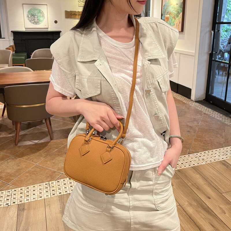 Cross-Border Feather Bag New Women's Bag Genuine Leather Boston Bag First Layer Cowhide Fashion Handbag Shoulder Bag 871 Crossbody Cross-Border Feather Bag New Women's Bag Genuine Leather Boston Bag First Layer Cowhide Fashion Handbag Shoulder Bag 871 Crossbody