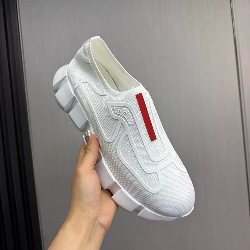 Повседневная мужская обувь на толстой подошве, увеличивающая рост, туфли из дышащей сетки, трикотажные резиновые туфли для ленивых, модный бренд, удобная летняя европейская станция.