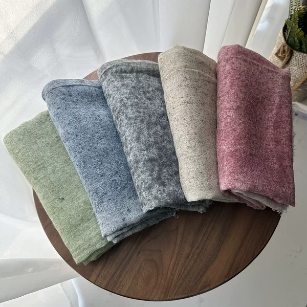 Korean-style gradient spray-dyed thin wool blend scarf for women, autumn style with gradient fringes and artistic speckled pattern, long silk scarf