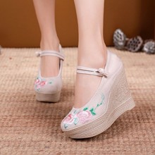 履泰欣春款老北京布鞋绣花鞋超高跟单鞋民族风防水台单鞋坡跟女鞋