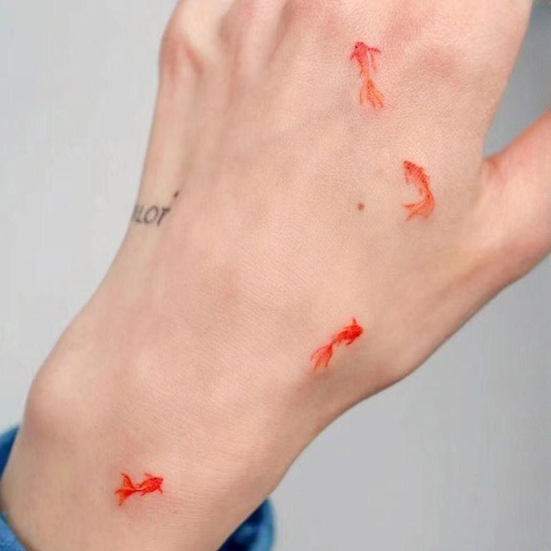 Tattoo stickers waterproof men's and women's durable simulation ankle sexy collarbone golden koi small goldfish stickers ins style