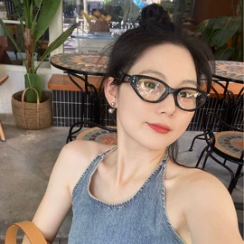 框架眼镜;眼镜片;太阳镜