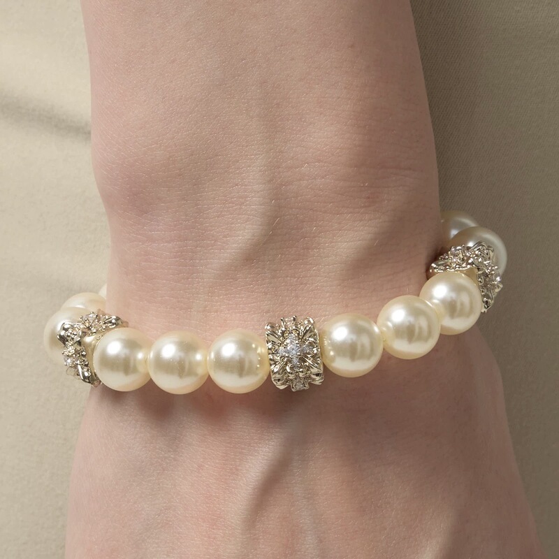 Three Horizontal Iris Flower Bracelets with Pearls, Elastic Bracelets, French Retro Maillard Jewelry with a High-End Feel