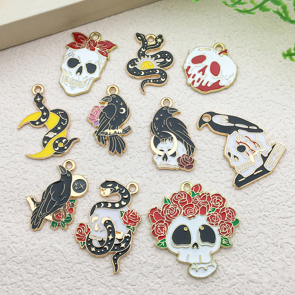 4g Weight Pendant Jewelry Making Type DIY Jewelry Accessories, Keychain Classification 1 Piece Quantity Alloy Material Halloween Festival Sun, Moon, Cat, Snake, Skull Pattern Cute Style Enamel, Enamel Craft 1 Piece Alloy Sun Moon Cat Pendant DIY Jewelry Accessories Keychain 无