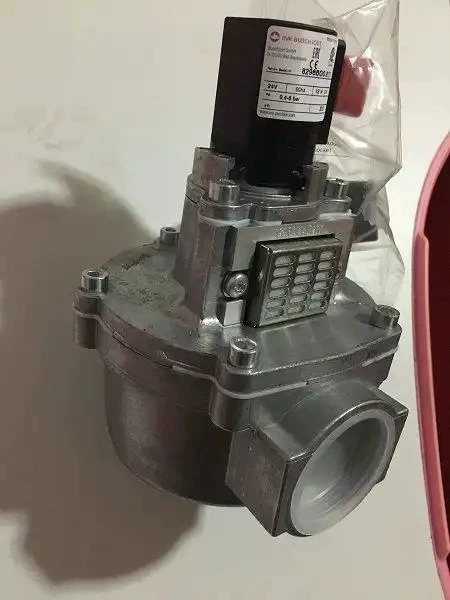 С прямоугольным электромагнитным импульсным клапаном с серией аксессуаров для удаления пыли Прямой угловой пульсный клапан для удаления пыли с несколькими характеристиками клапана