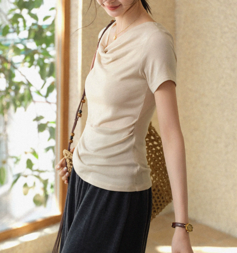 Áo thun nữ cổ tròn tay ngắn phom slim chất len Tencel vintage — Vàng yến mạch chi tiết 10