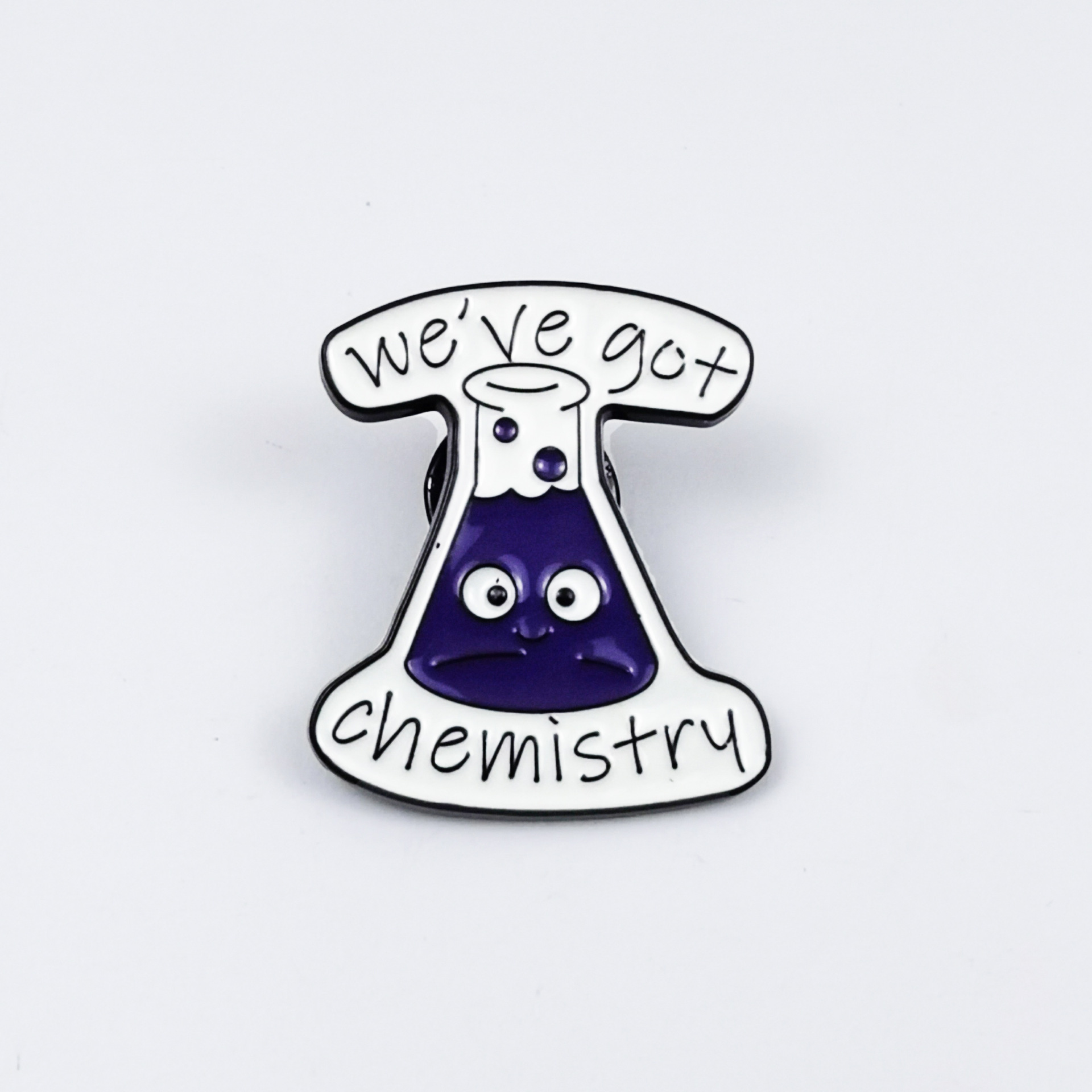 Broches creativos con letras inglesas de dibujos animados, insignias metálicas con forma de animales y accesorios decorativos personalizados para mochilas.