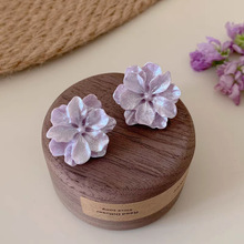 2025年度假风粉色米珠花朵耳钉少女氛围感耳环小清新甜美百搭耳饰