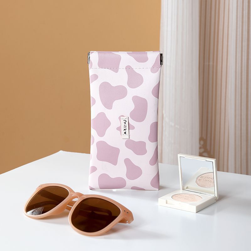 핑크 화이트 암소