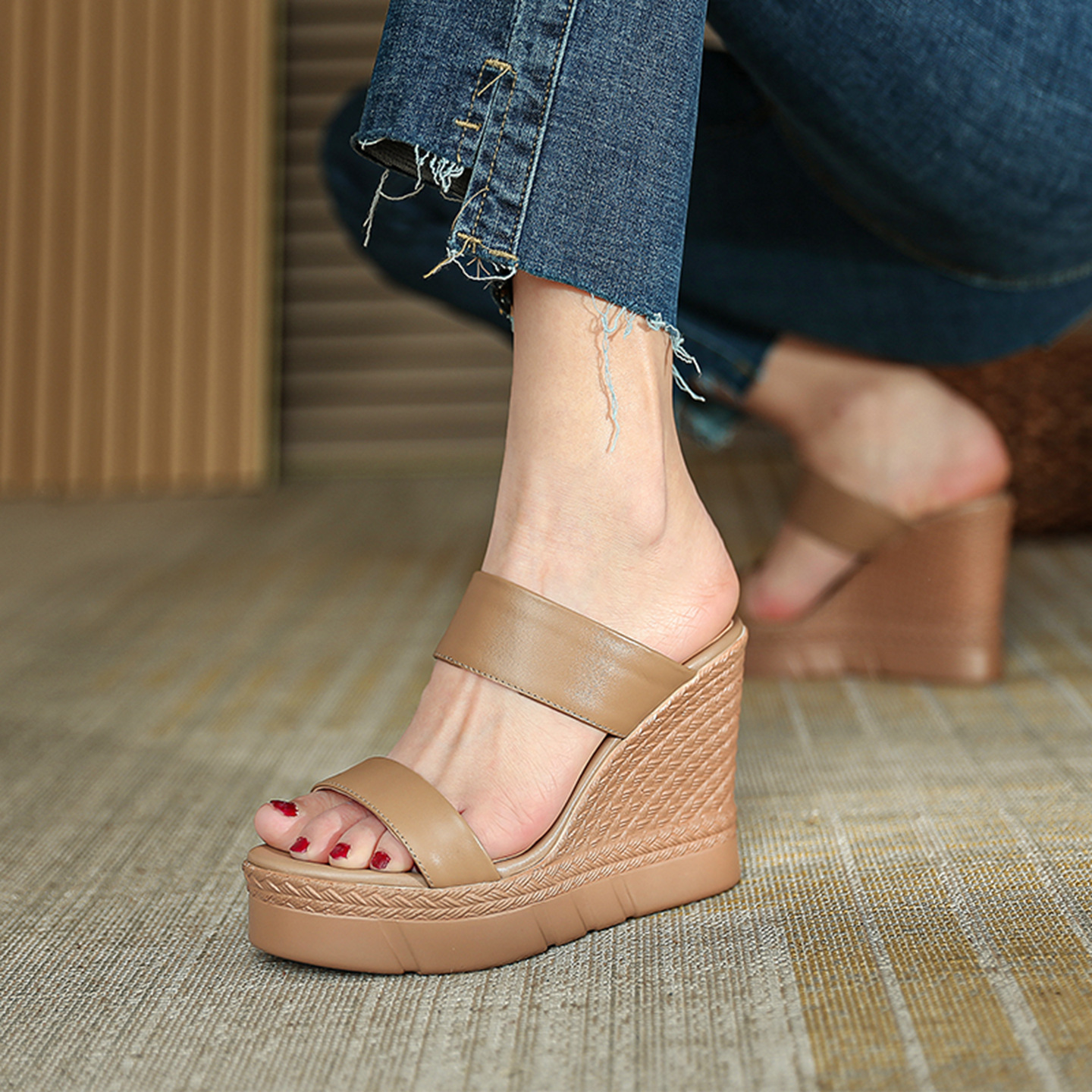Sandal cao gót nữ hở mũi đế dày 10 cm, phong cách mới mùa xuân hè — đen