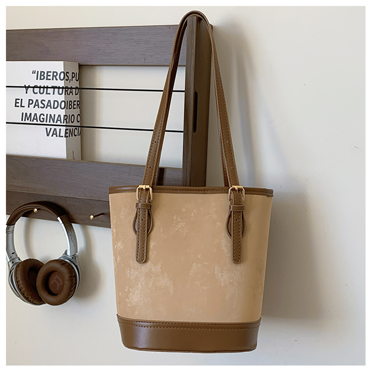 thumbnail image 1 of Gran capacidad, moda, elegancia, bolso de mano para mujer, nueva colección 2025, estilo coreano, versátil, bandolera, bolso de axila, bolso tipo cubo, bolso para mujer., 1 of 10