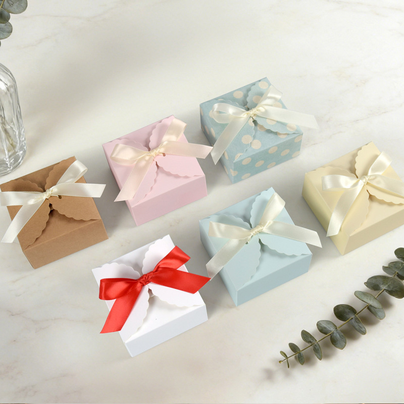 Korean Style White Cardboard Soap Flower Handmade Soap Square Gift Box Spot Simple Baking Candy Folding Small Paper Box