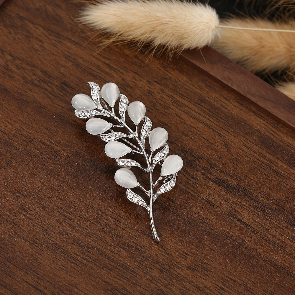 Retro Vintage Style Pin Leaf Peacock Colorful Alloy Feather Zircon Unisex Corsage display picture 10