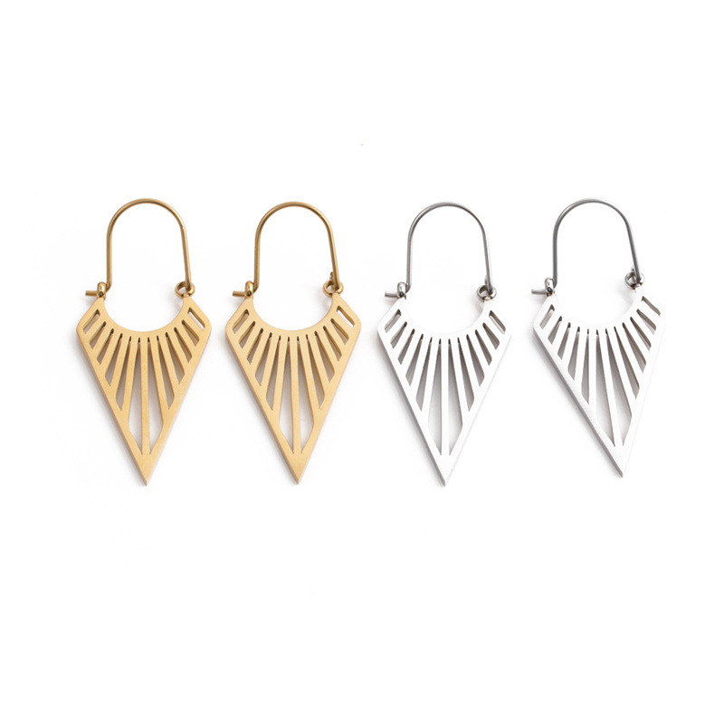 Nueva moda transfronteriza simple titanio acero pendientes estilo europeo y americano retro estilo frío acero inoxidable pendientes comercio exterior