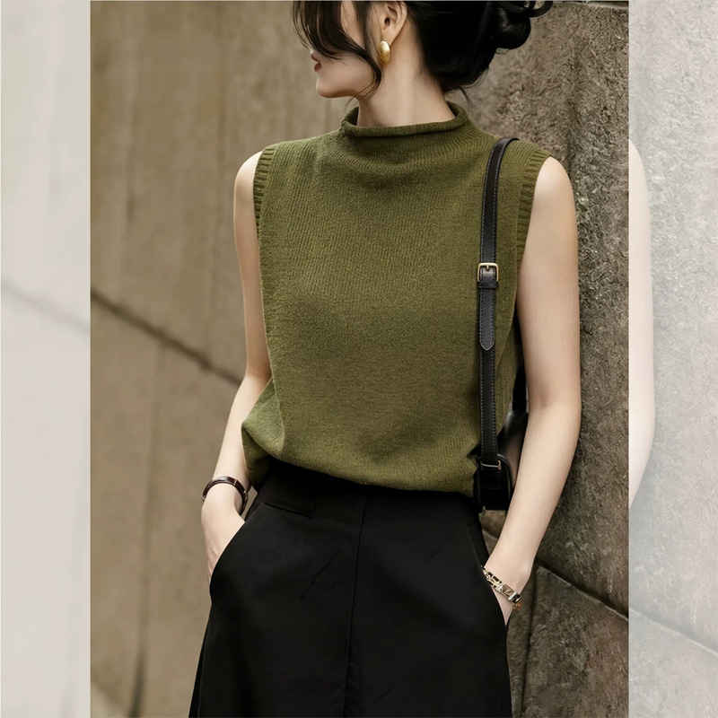 Beautifully Designed 2026 New Women's Summer Olive Green Knitted Half-High Collar Sleeveless T-Shirt Loose Slimming Top Beautifully Designed 2026 New Women's Summer Olive Green Knitted Half-High Collar Sleeveless T-Shirt Loose Slimming Top