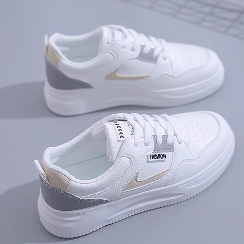 Versión coreana de las zapatillas de deporte de diseño de nicho de ocio para estudiantes, marea 2025 nuevo estilo Harajuku, estilo de Hong Kong, zapatillas de deporte de fondo plano para mujer