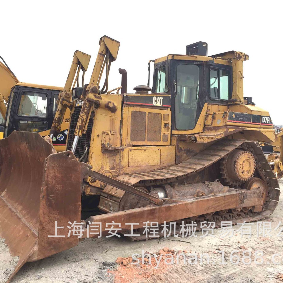 出售Caterpillar二手卡特D7R推土机  我们送机油 机滤 保养