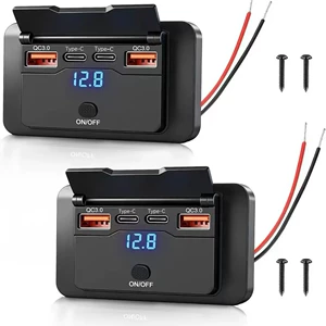 Yeni model avtomobil/avtobus 4 portlu USB şarj cihazı, ikili QC3.0+PD, rəqəmsal displey voltmetr, açarlı