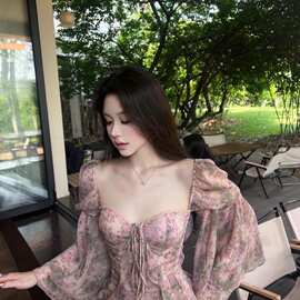 法式碎花不规则雪纺喇叭袖衬衫女夏季绝美气质收腰设计感纯欲上衣