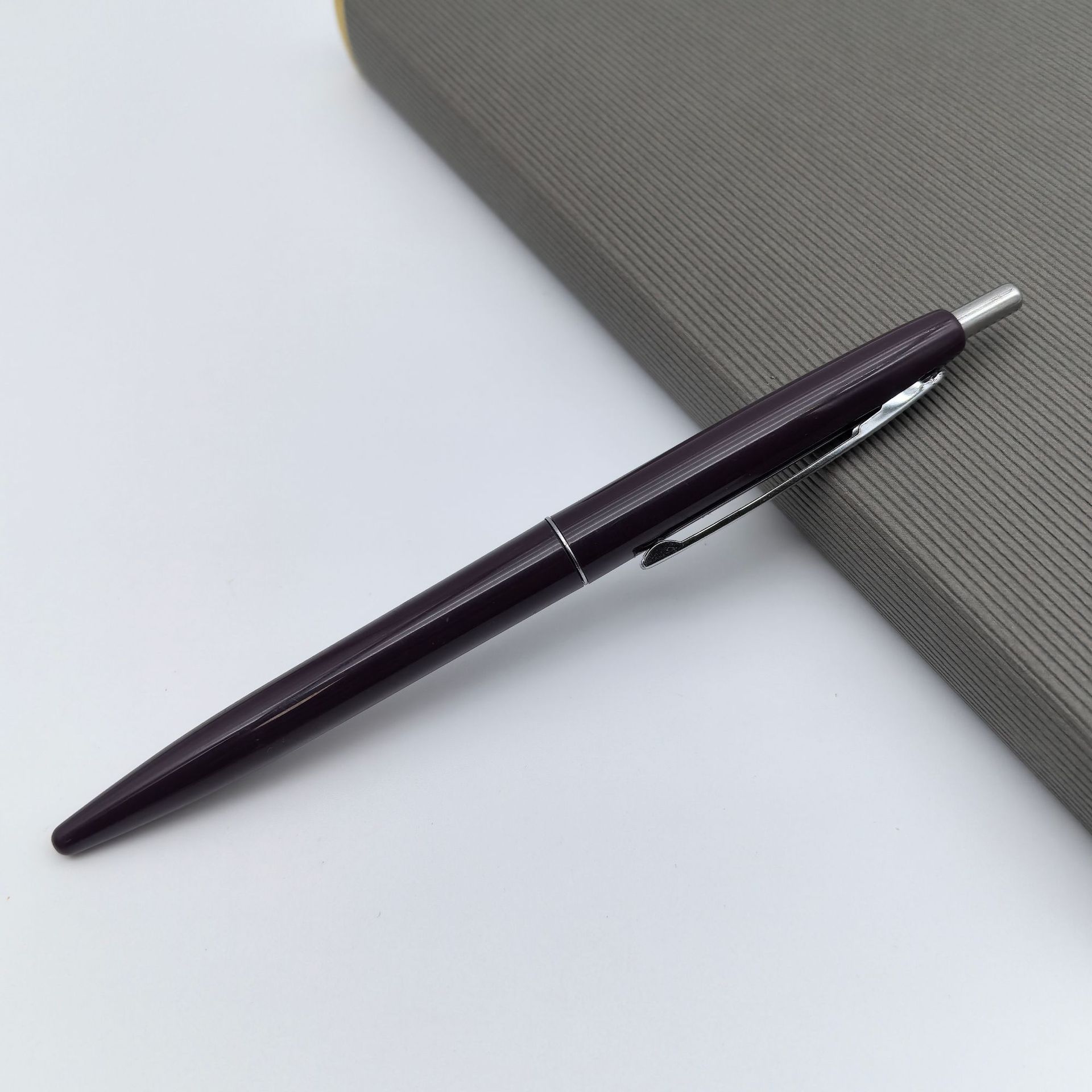 Personalizado clásico retro bolígrafo pequeño hotel Gaoshi puede hacer un conjunto de bolígrafo de promoción de publicidad de presión