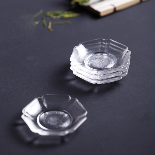 Japanese heat-resistant glass teacup coaster with handmade hammered texture, transparent heat-insulating cup holder, creative tea coaster and cup plate