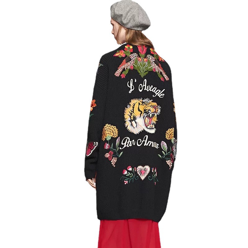 Nuevo suéter estilo Ni Ni inspirado en celebridades con bordado de tigre, estilo urbano de celebridades otoño/invierno 2026, longitud media.