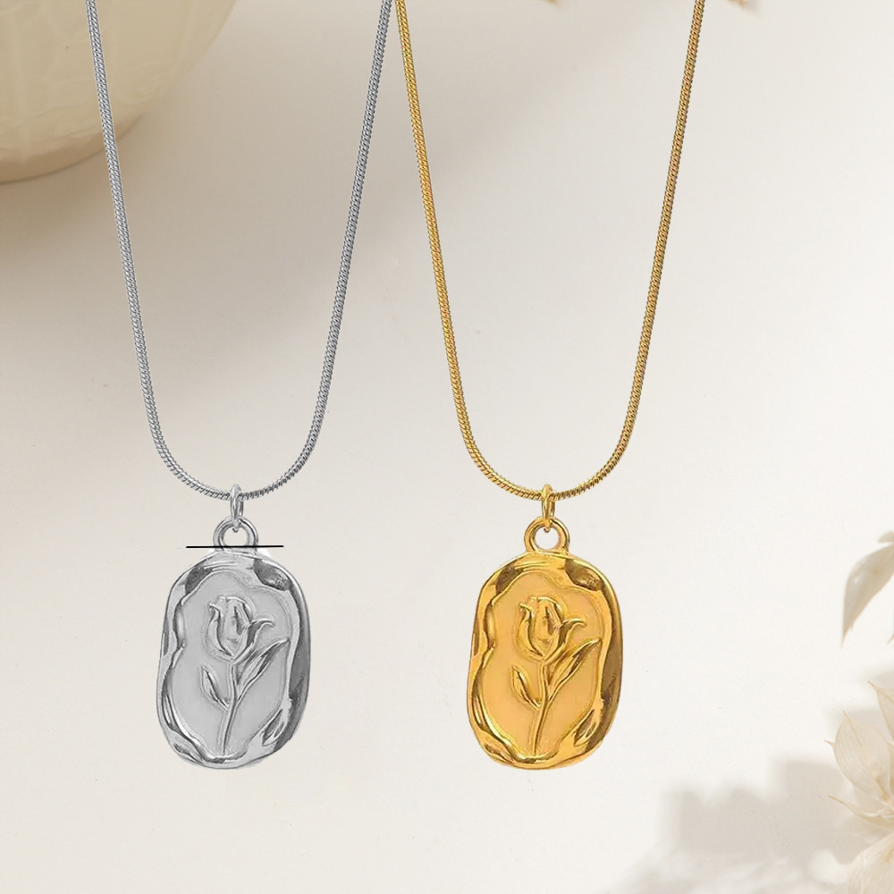 Titanium Steel Necklace That Can Be Worn in the Shower, Simple Square Rose Clavicle Chain, Autum High-End Stacking Accessories for Women