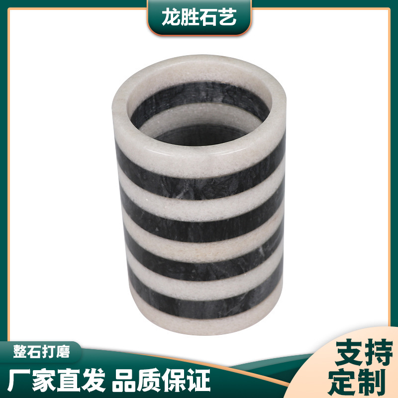 ����ֱ����Լ����ʯ��Ͱ����Ͱ�������ñ���Ͱ��