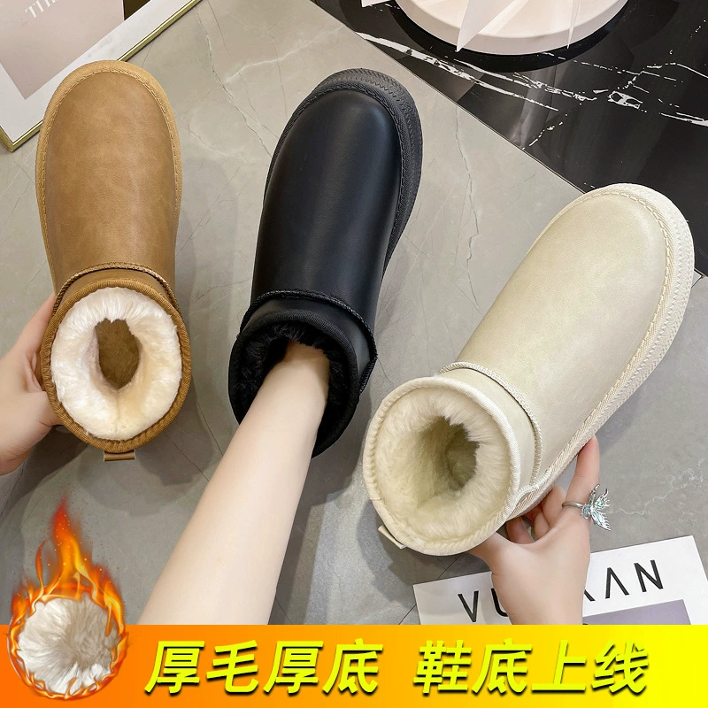 Женские зимние ботинки на флисовой подкладке, утепленные, 2025 года, короткие хлопковые сапоги, кожаные и меховые короткие ботинки на толстой подошве.