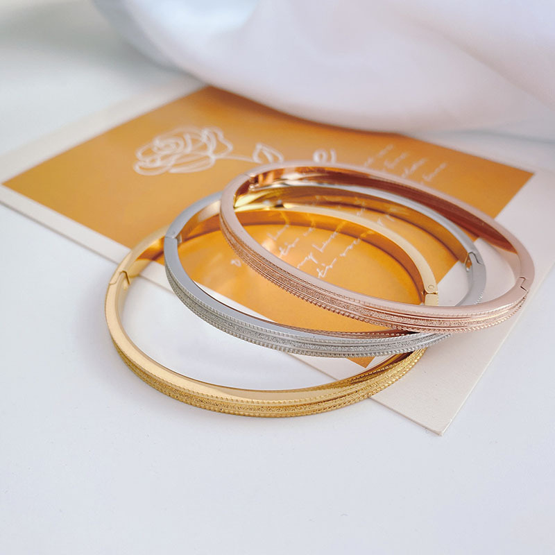 Korean Style Simple Titanium Steel Bracelet Women's Fine Frosted Flower 18k Golden Stainless Steel Bracelet Elegant Internet Popular Fashion Bracelet