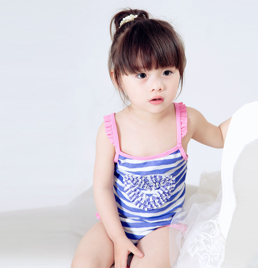 Children's cute purple split swimwear for early age for swimming