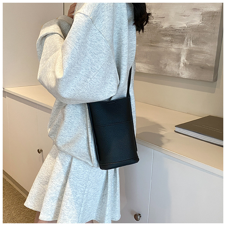 Versione coreana della nuova borsa a tracolla versatile casual per telefono, semplice, alla moda e alla moda, da donna, mini borsa carina_voghion.com