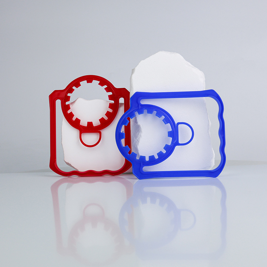 Fábrica de fuente al por mayor botella de agua potable desechable mango de plástico 45 / 48 calibre botella de bebidas PE mango