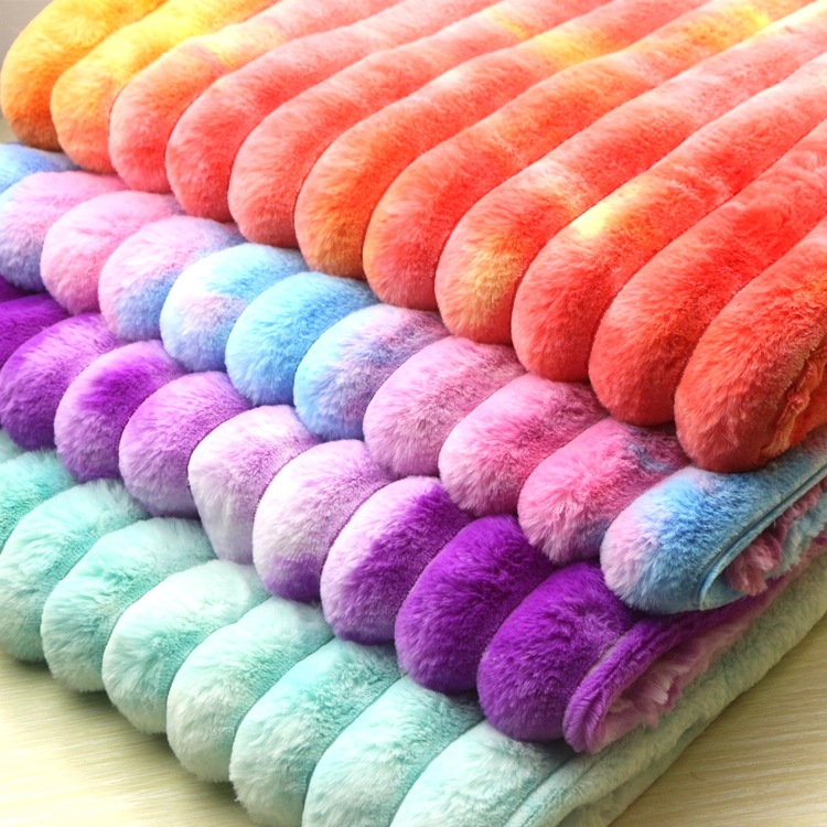 宽竖条扎染小兔毛剪沟坑条PV绒布料仿皮毛七彩扎染抽条兔毛绒面料