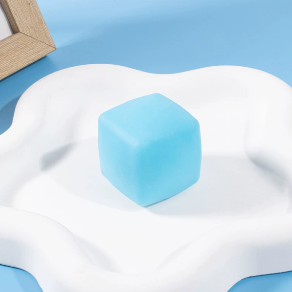 Blue ice cubes, 3.0cm