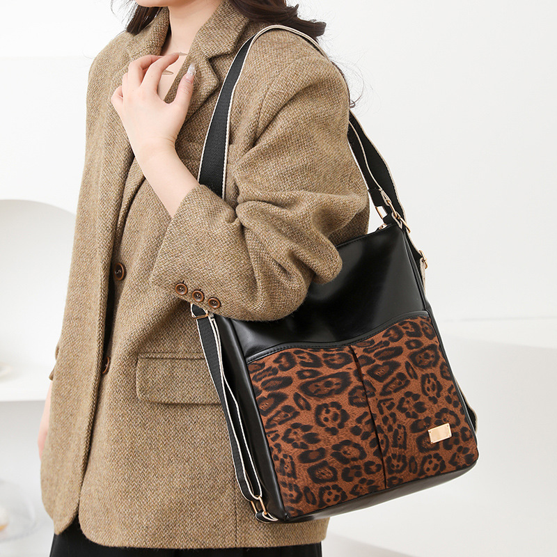 Venta caliente de Amazon nuevo original sarga PU estampado de leopardo gran capacidad bolso de un solo hombro mochila de moda europea y americana