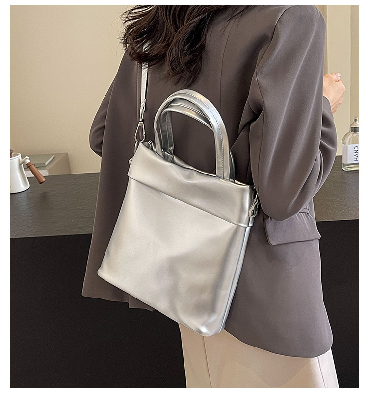 Women's Medium Pu Leather Solid Color Basic Classic Style Magnetic Buckle Tote Bag display picture 1