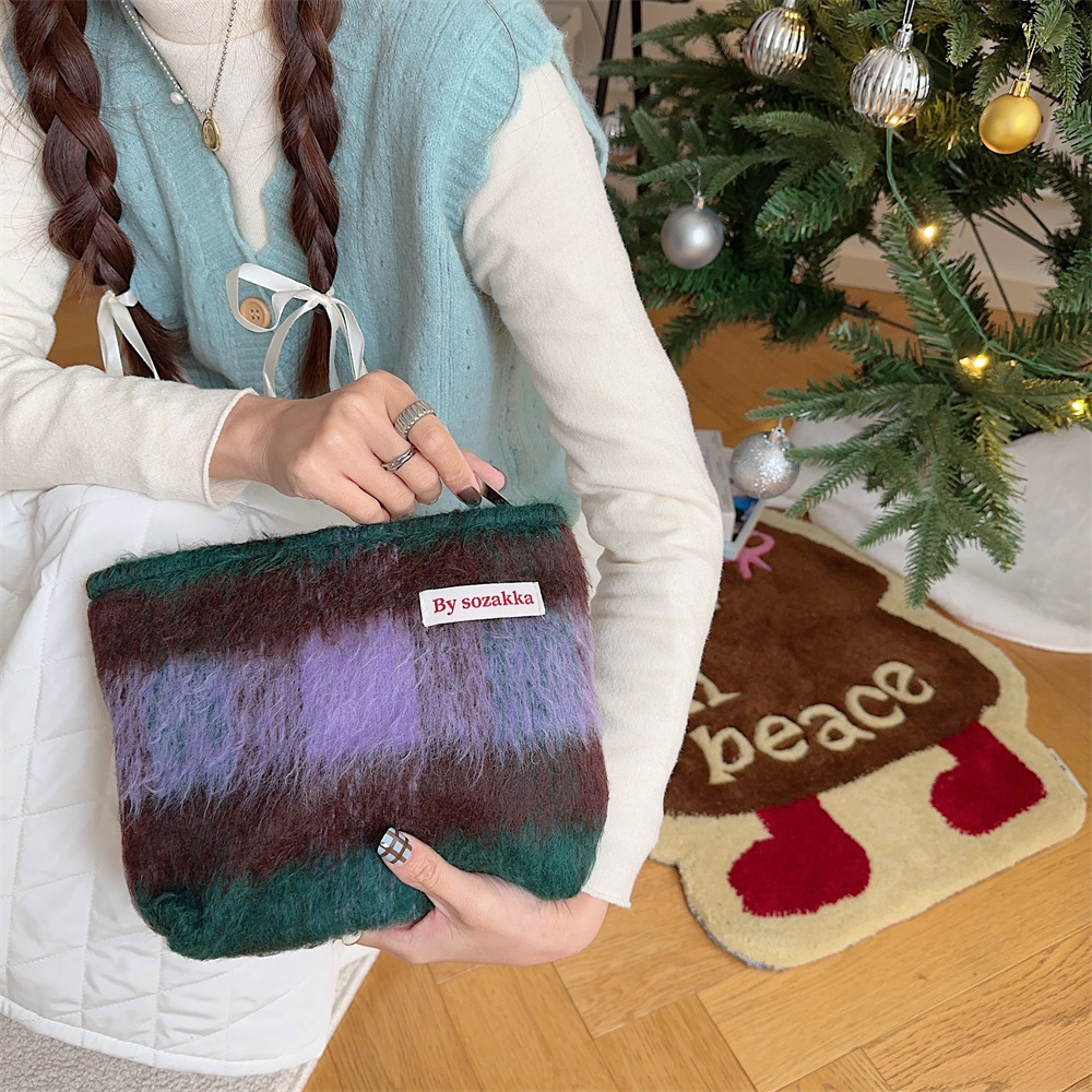 The 311023 ins Korean style checkered retro simple large-capacity woolen makeup bag is paired with a pocket purse undefined